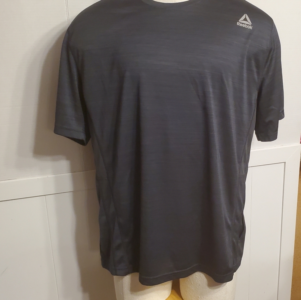 🦨Reebok Speedwick shirt tee XL